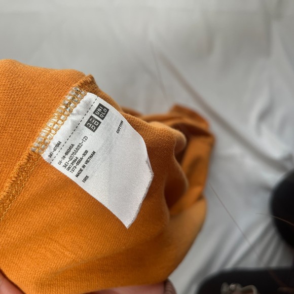 Uniqlo U Classic 100% Cotton Orange Crew Neck Size Small - Picture 3 of 6